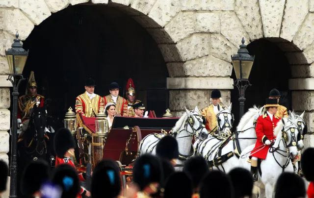 哈里王子婚期确定,看看英国皇室婚礼的那些老规矩和新变化