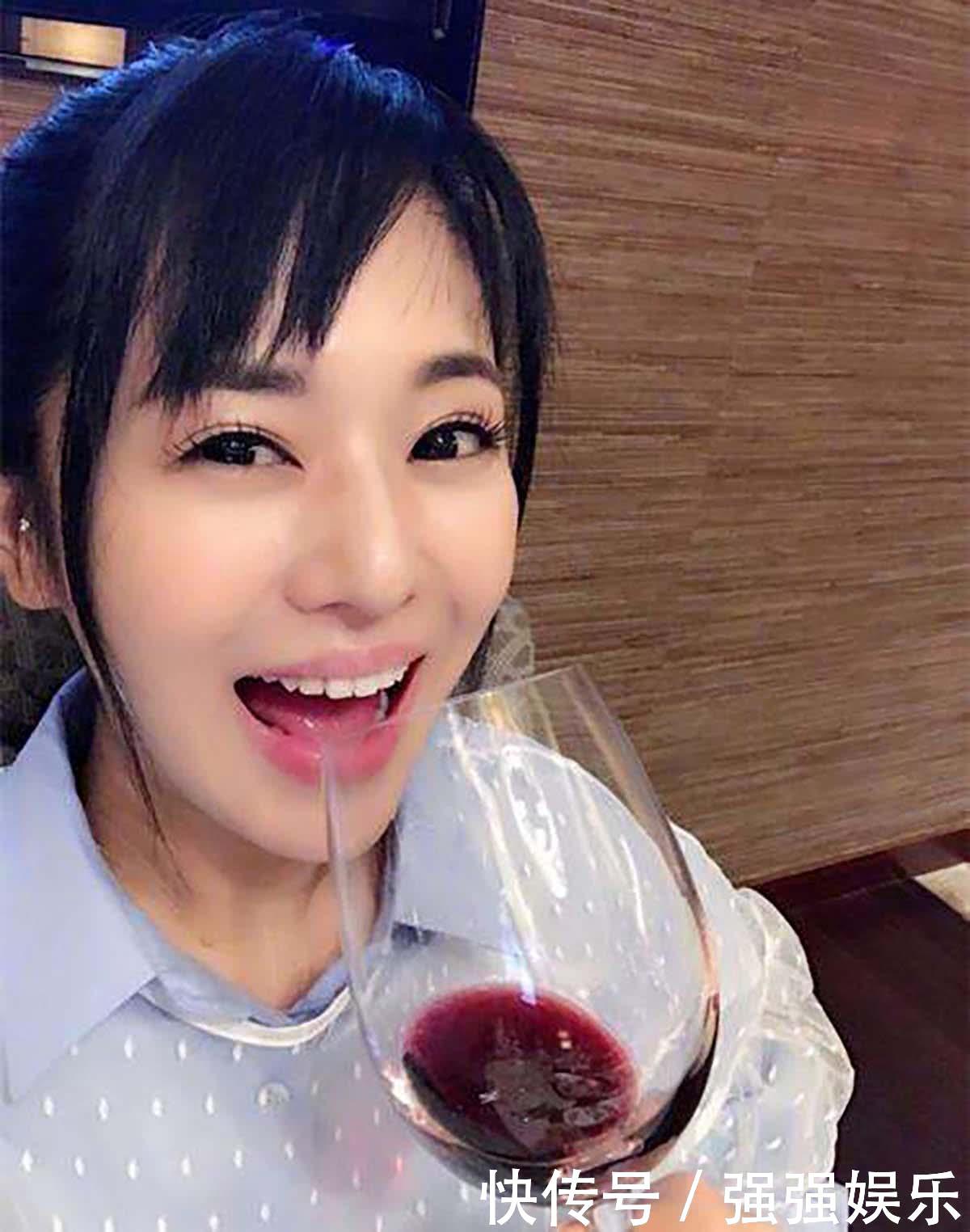 苍井空凌晨洗澡并配图,嘴巴张开欲行动 网友:我