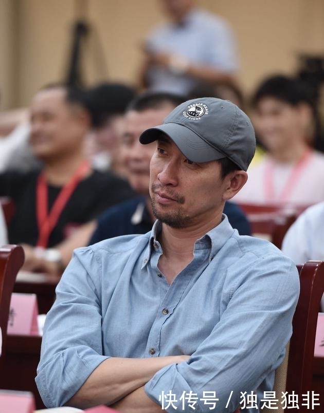 王千源回应“高片酬”,网友:不还是没说吗? 九州城娱乐网备用网址
