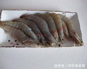 我做的早餐虾饼,营养价值高,补铁又补钙,每次孩