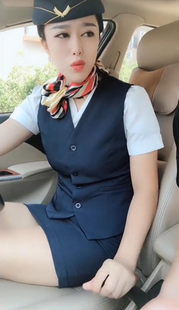 穿空姐制服的女司机,白皙如玉,网友:我可能遇到假空姐