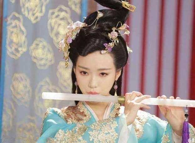 女星古装剧中吹笛子:刘诗诗太美艳,看到赵丽颖