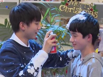 tf少年go第二季 20141223期 tfboys圣诞新年晚会 王俊凯安慰哭泣.