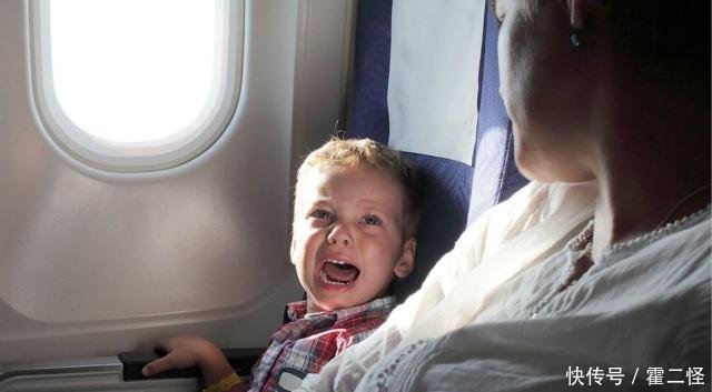 国际航班1岁幼儿哭9小时家长不作为 商务舱旅