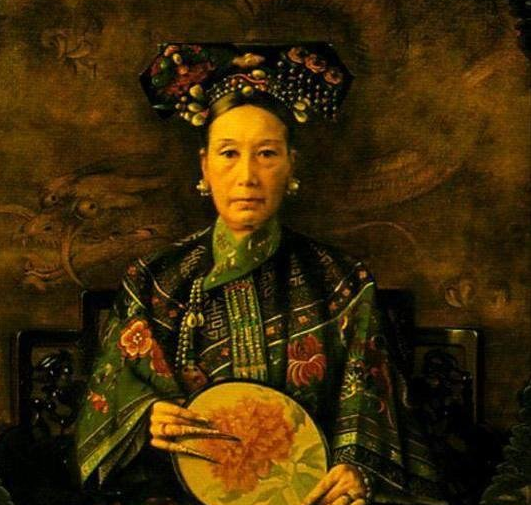 慈禧到底有多美?一组罕见照片还原真相,中年时