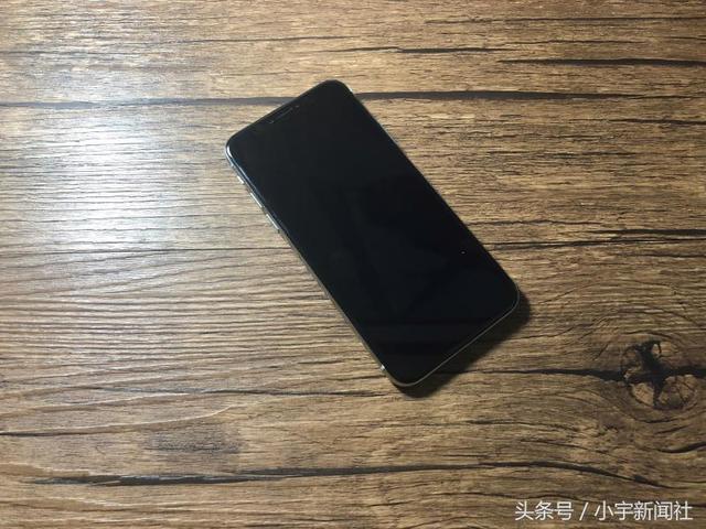 华强北攻破iPhoneX:组装机只要千元 同款刘海