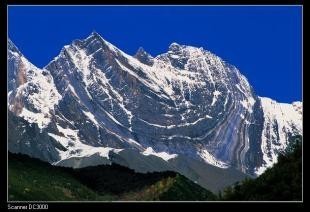 关于地理褶皱山的问题.为什么向斜容易形成山