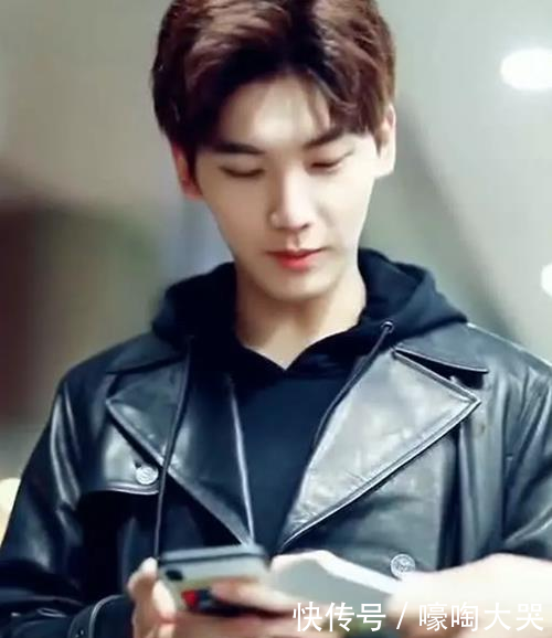 邢昭林演墨连城上瘾难出戏?机场拒绝签名,回