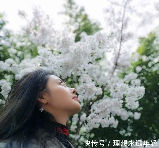 比起张天爱360度无死角的路人照,我更想承包她