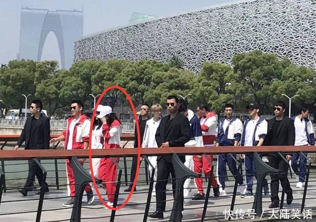 杨幂参加《跑男》最新一期的录制,预示赵丽颖