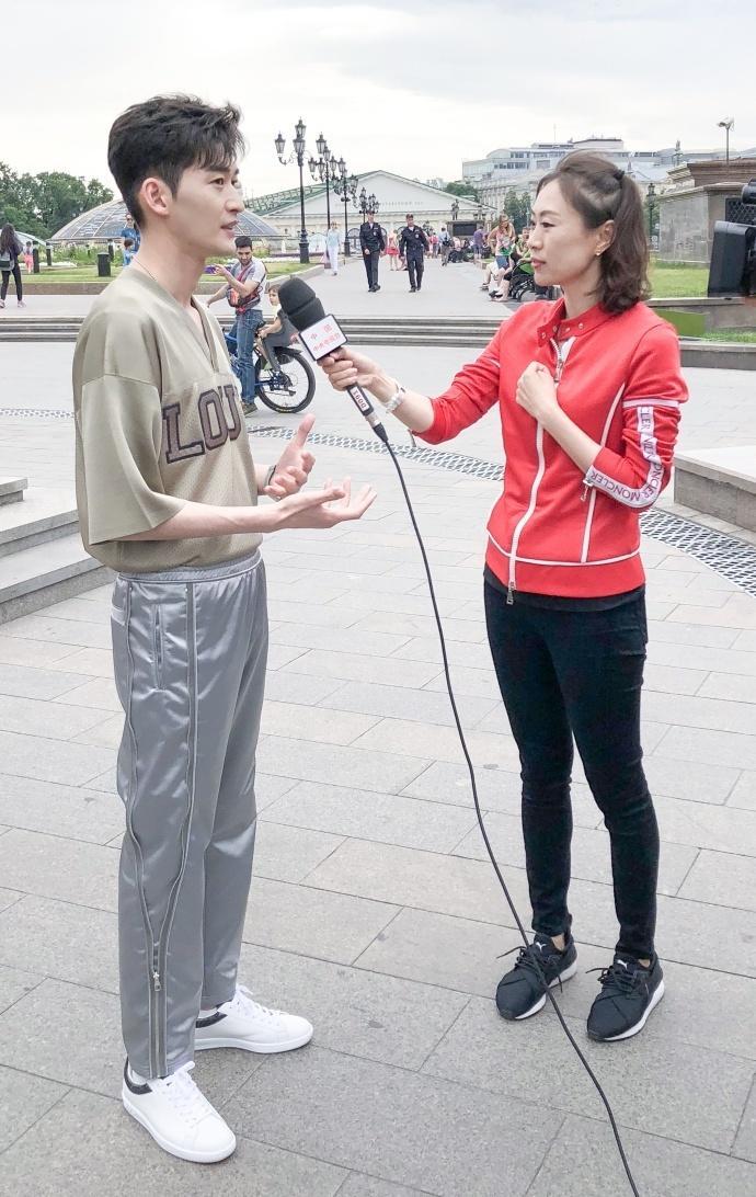 俄罗斯世界杯决赛前夕：张翰现身莫斯科街头助威克罗地亚！太帅！