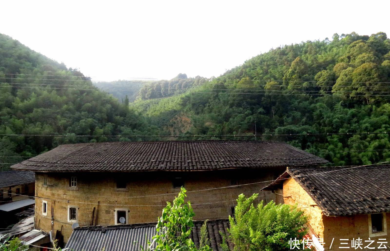 中国古建筑的一朵奇葩，福建永定土楼，神奇的山区民居冬暖夏凉