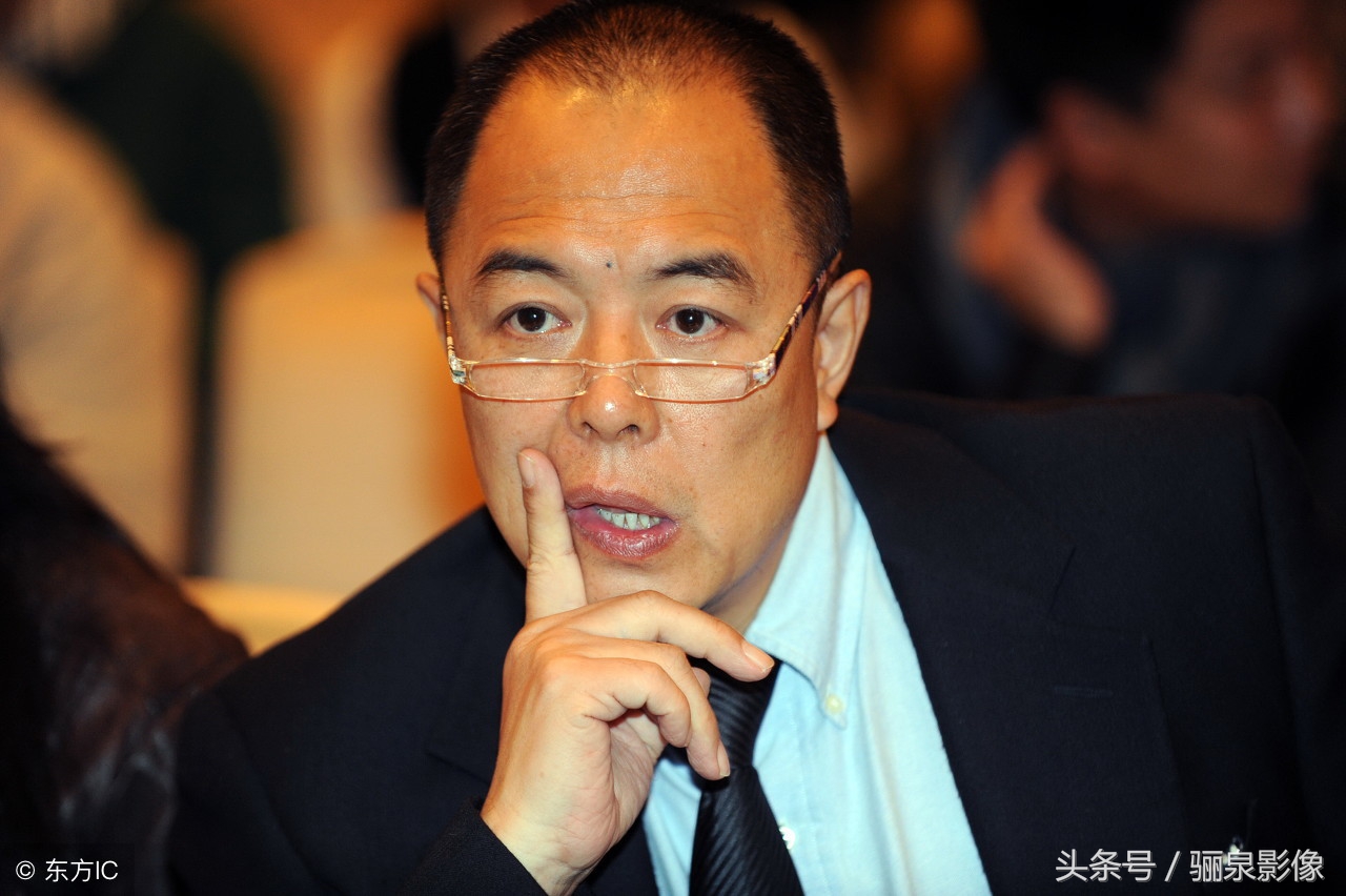 还珠格格之乾隆皇帝张铁林 祖籍河北唐山 西安长大哦