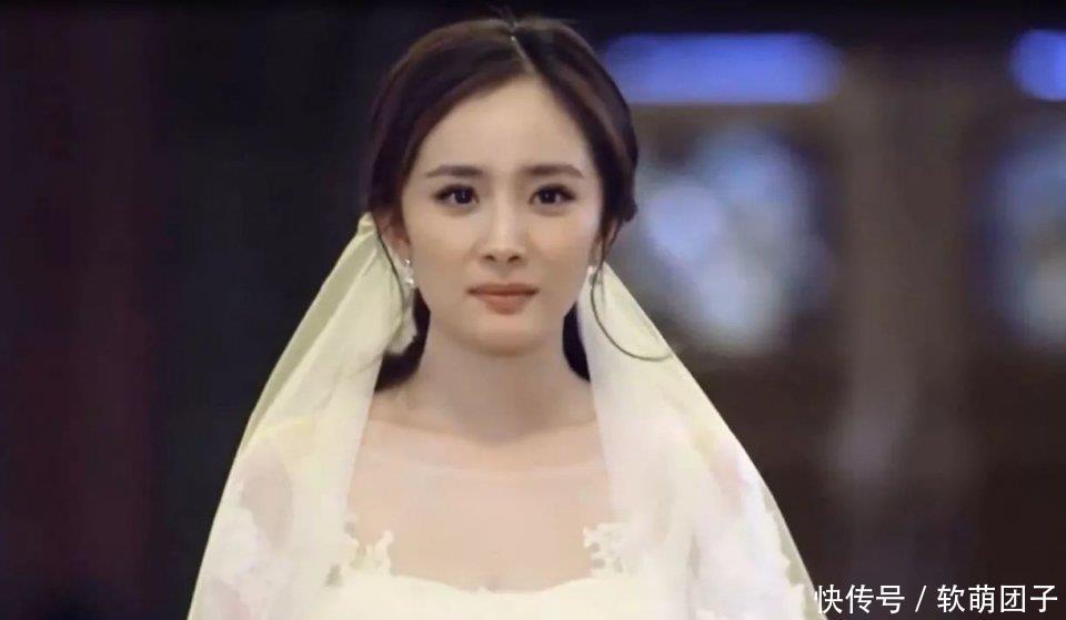 杨幂比刘恺威挣得多,为啥女儿不跟妈?她有空旅