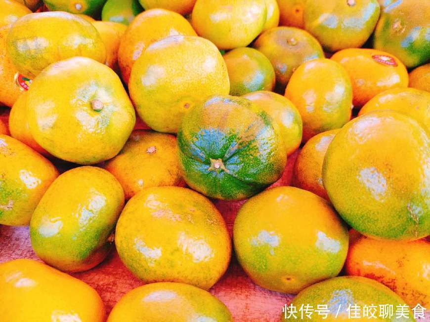 去赶集,西瓜1.2一斤,哈密瓜2.5一斤,橘子也是便