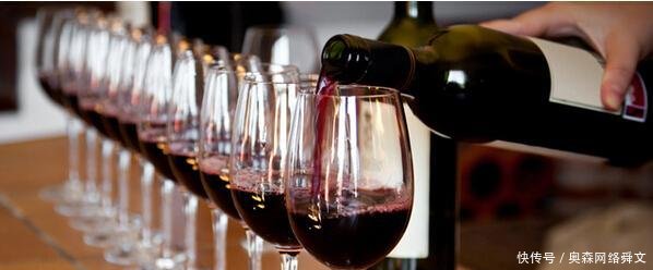 吃大龙虾喝82年拉菲红酒, 电影《西虹市首富》