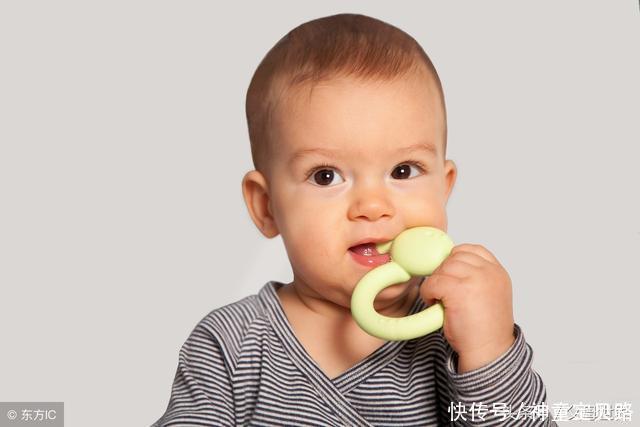 宝宝牙齿长得慢是缺钙?医生:这种做法不可取,
