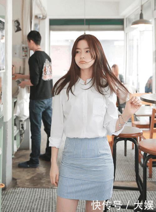 美女搭配时尚连衣包臀裙秀出完美好身材 撩人