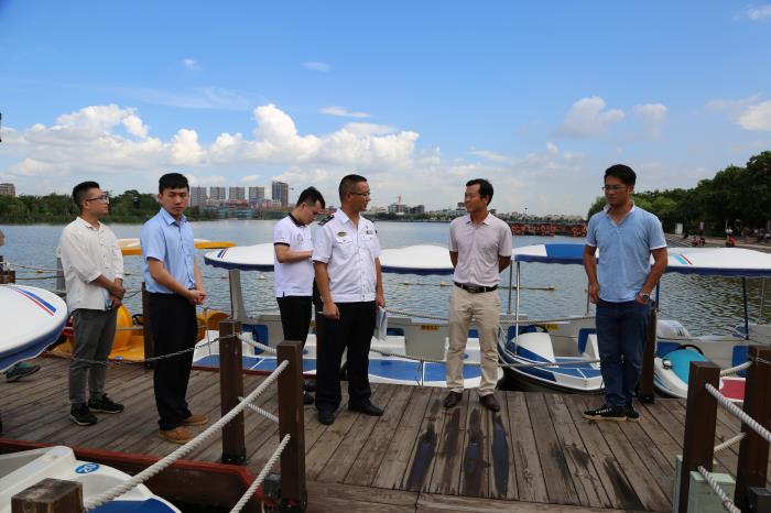 要求游船经营者时刻绷紧安全这根弦