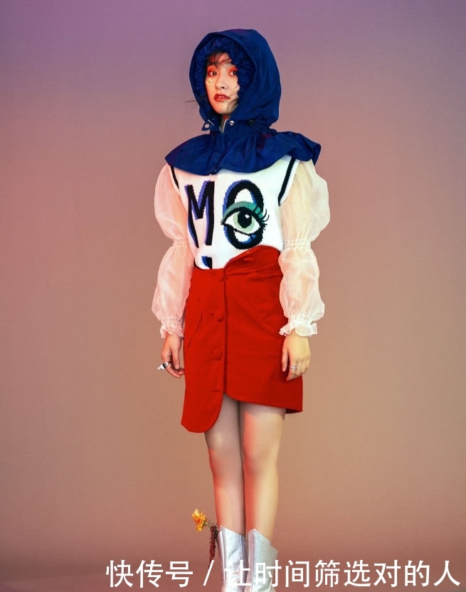 沈月穿20cm鞋,大方和153赖美云合照,身高体重