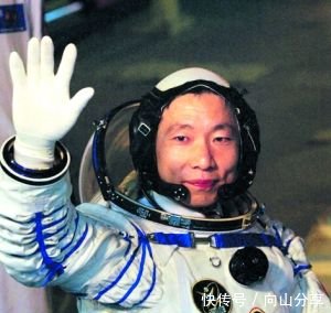 杨利伟回到地面已经十几年了,为什么不再上天