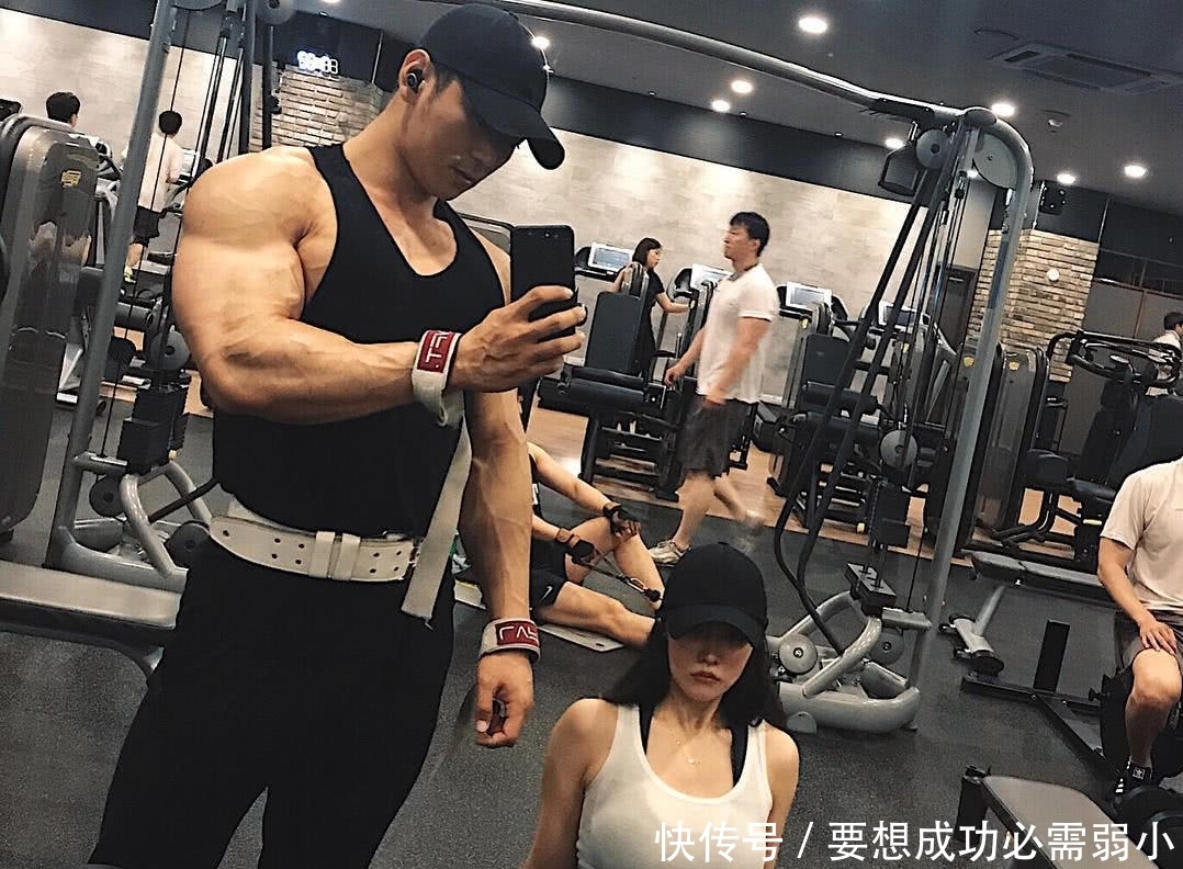 韩国健身女神,魅力十足,长相酷似李小璐?