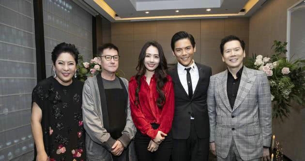 向佐求婚郭碧婷钻戒,专人订制,价格超千万,又大