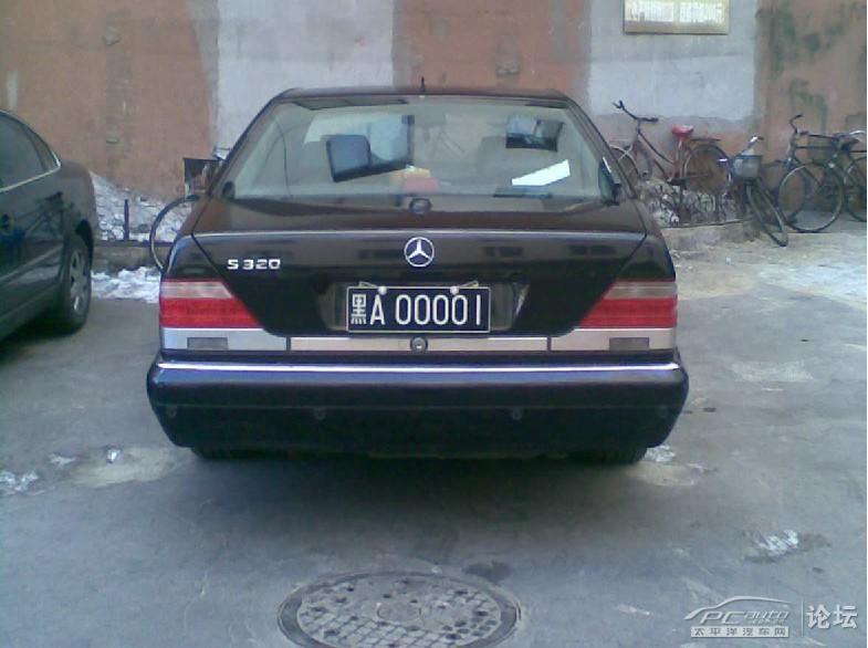 蓝白渐变车牌 汽车 蓝白渐变色车牌