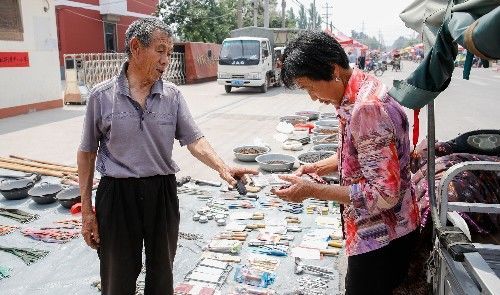 农民大爷老手艺50年，农村大集做生意30年，曾经生意很红火