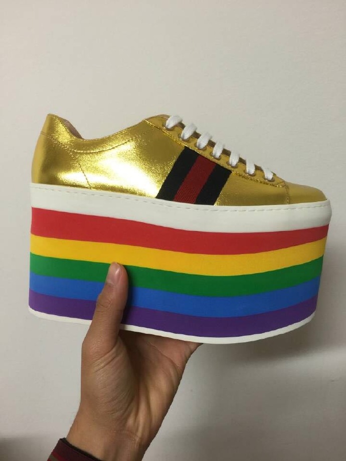 神段子丨你的意中人会踏着七色彩云来取你狗命