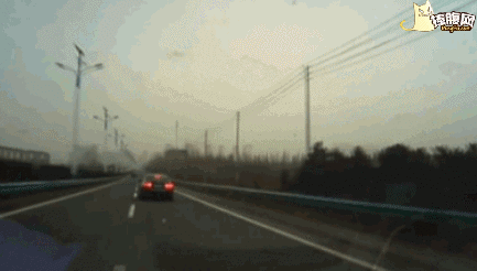 双闪都给你提示了