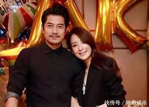 郭富城获二胎后首露面给老婆买水果,此时他不
