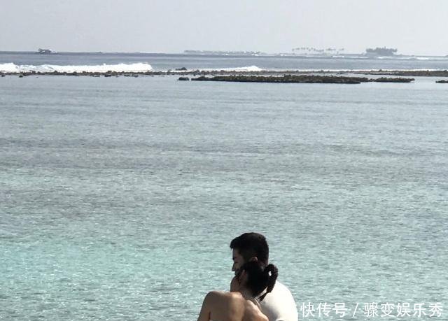 偶遇陈晓陈妍希拍婚照,夫妻俩在海边互相依偎