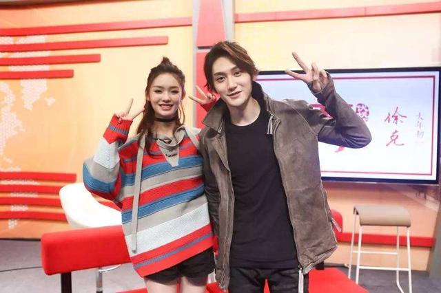 林允自称电脑白痴,遇电脑难题发朋友圈求助,设