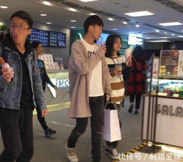 郑爽张恒甜蜜约会,顺便带上了好闺蜜,与张恒深