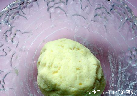 用土豆这样烙饼,一口气吃5个,连挑食的孩子都