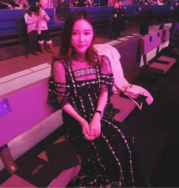 学历造假、整容,黑历史众多的雪梨,为何能以网