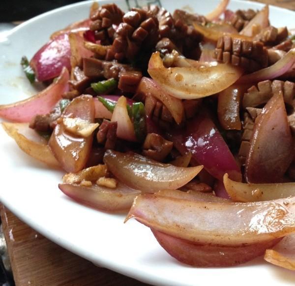 芹菜肉丝炒木耳做法 t015b62e4c0a15ddc86.jpg