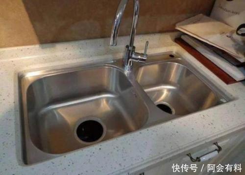 橱柜上面记得叮嘱工人装这个,能减少很多麻烦事,真懊悔发现晚了 第4张 橱柜上面记得叮嘱工人装这个,能减少很多麻烦事,真懊悔发现晚了-家居窝