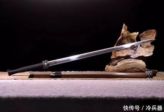 实战的刀剑一般都多重？