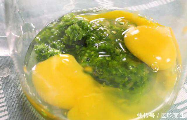 自制新鸡蛋灌饼,皮薄馅多,方法简单,比街上的好