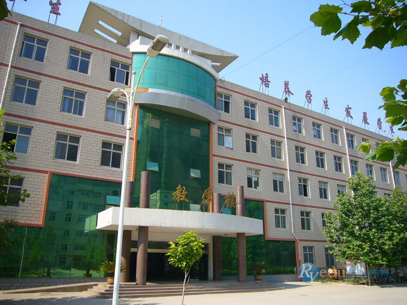 www.shanpow.com_石家庄法商职业学院。