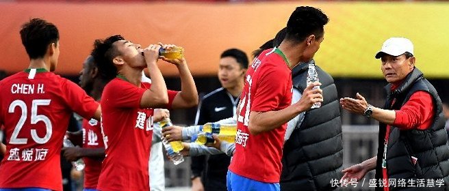 中超再现菜地球场!卓尔被迫更换主场,草皮质量