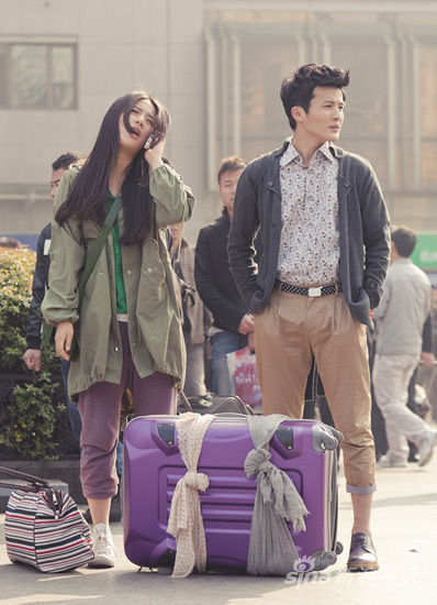 <em>未婚妻</em>蓝小依发型