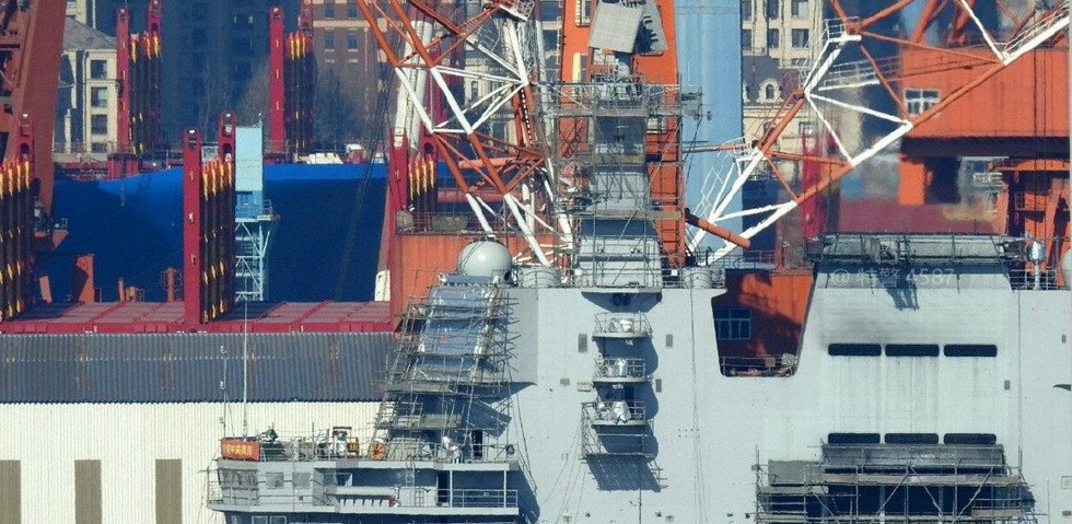 001A航母冒出白烟高清近照曝光