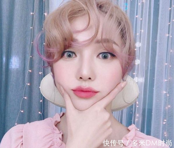 杨幂最新封面的樱花妆,好美啊~