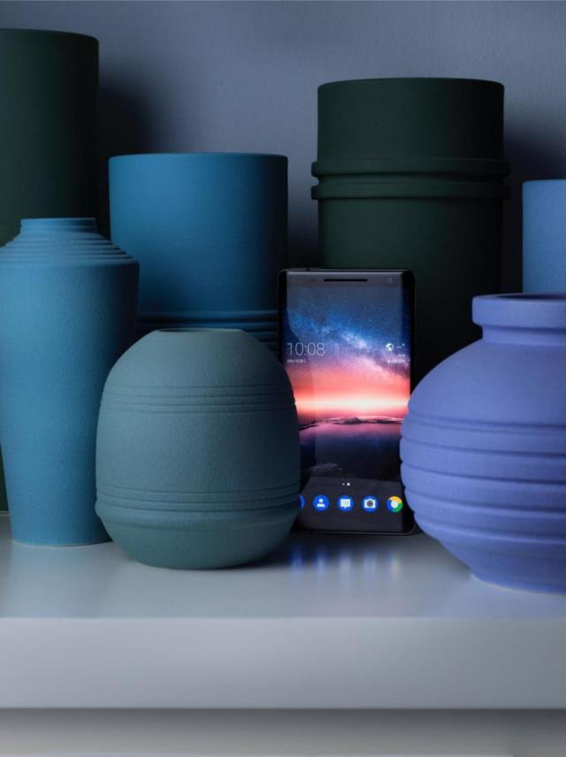 整块不锈钢板一体成型,诺基亚8Sirocco诠释强