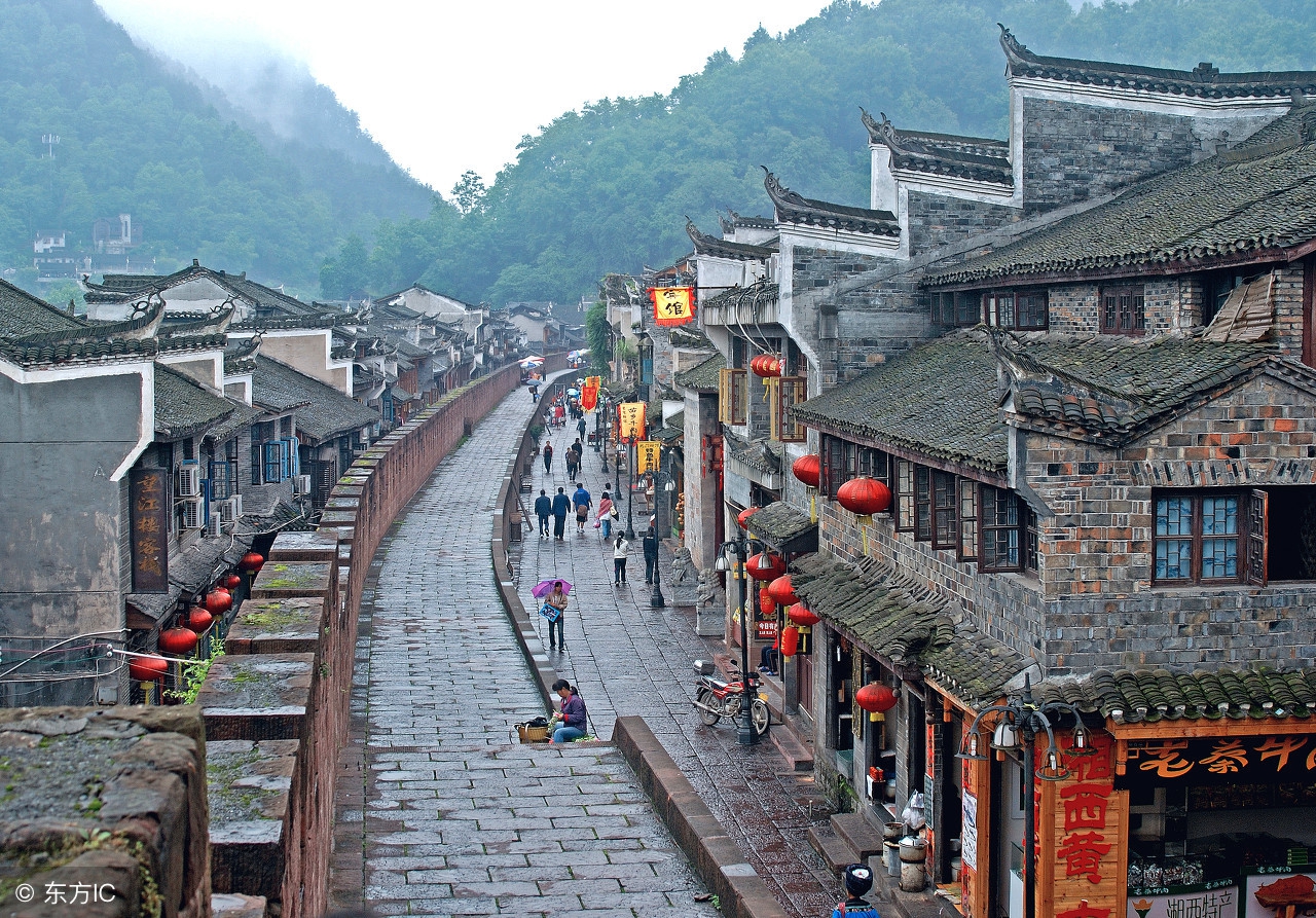 凤凰古城在哪个位置 t0161574bf91609b45a.jpg?size=1280x893