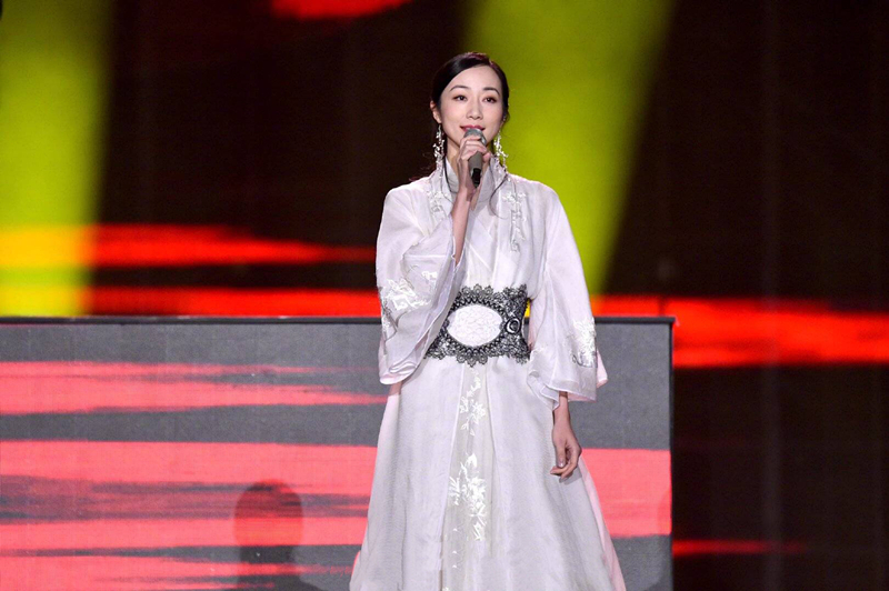 韩雪《铁血丹心》致敬金庸 谈演员信念打响新