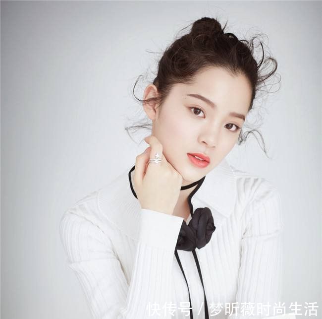 欧阳娜娜的吊带裙,真的是怎么穿都好看